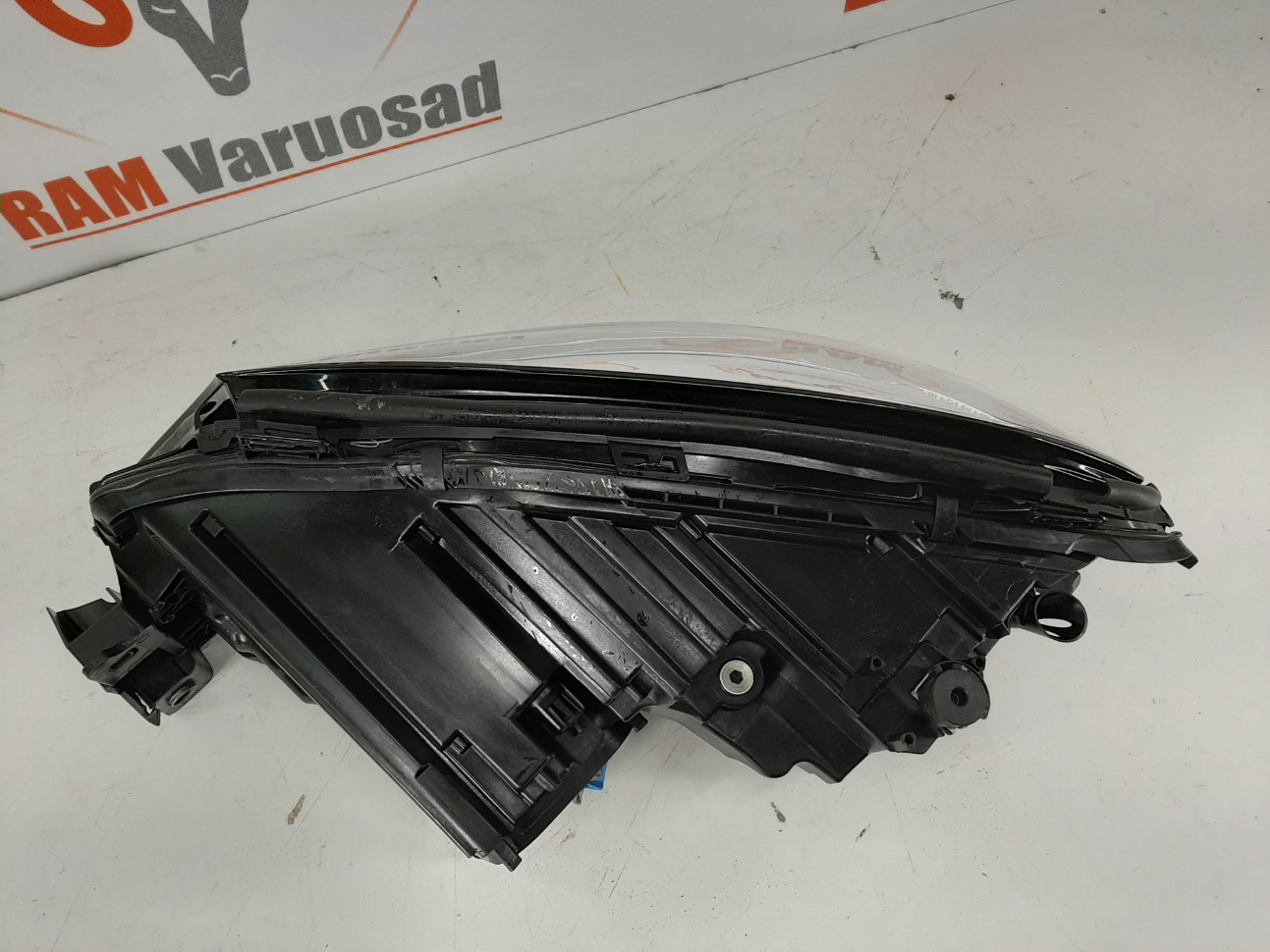 Mercedes W166 GLE 2015-2018 esituli / headlight - pilt 3