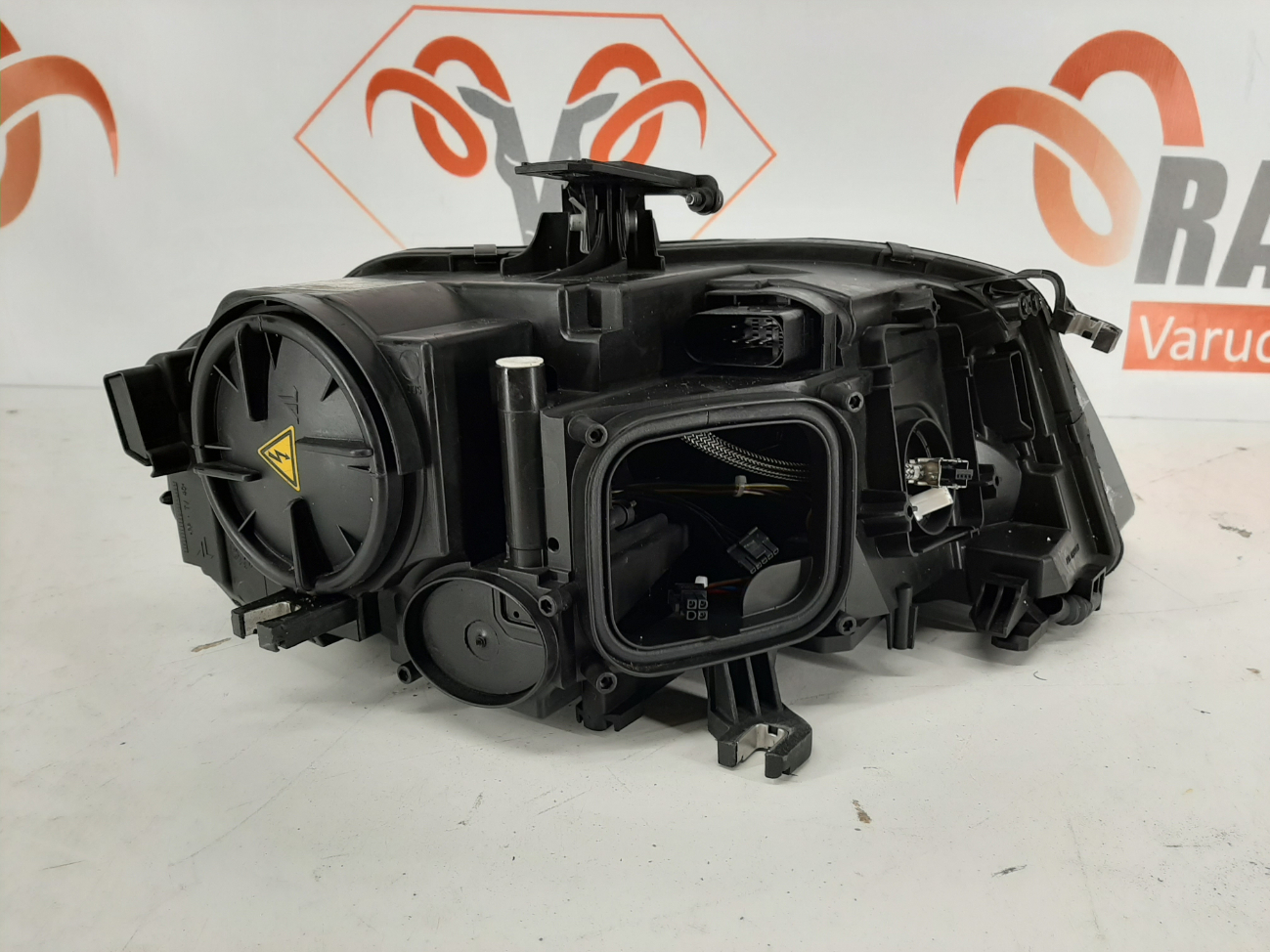 Audi A4 B8  2008-2012 esituli / headlight - pilt 2
