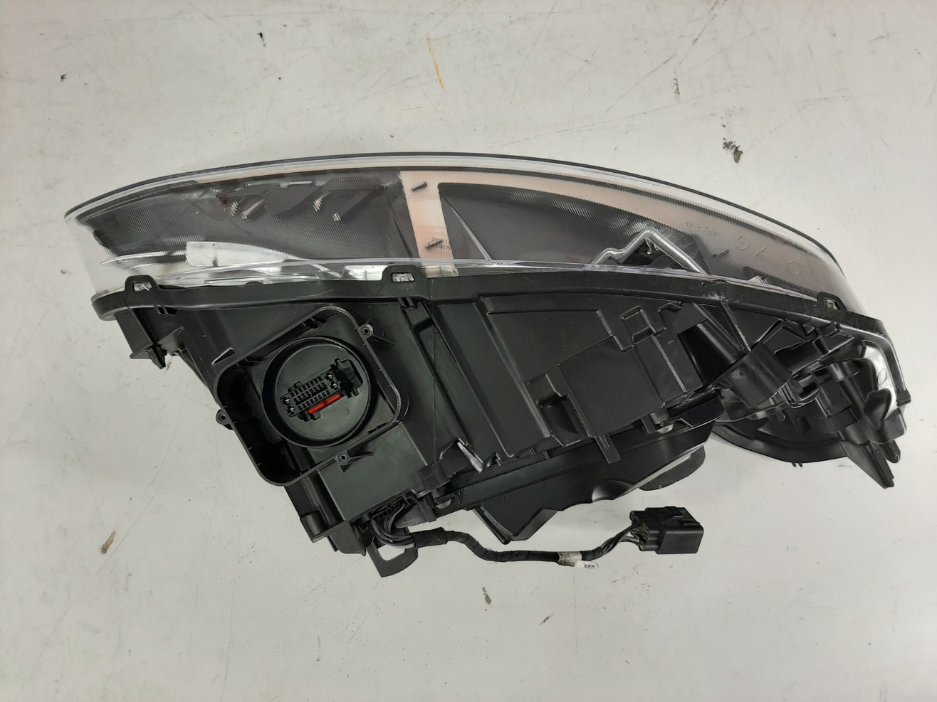 Volvo XC60 Fl 2013-2017 esituli / headlight - pilt 4