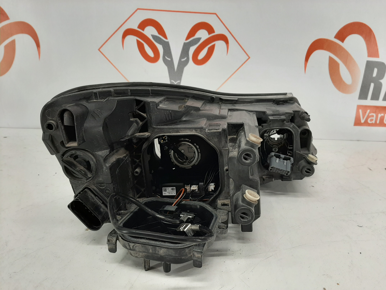 Skoda Octavia II FL 2009-2013 esituli / headlight - pilt 3