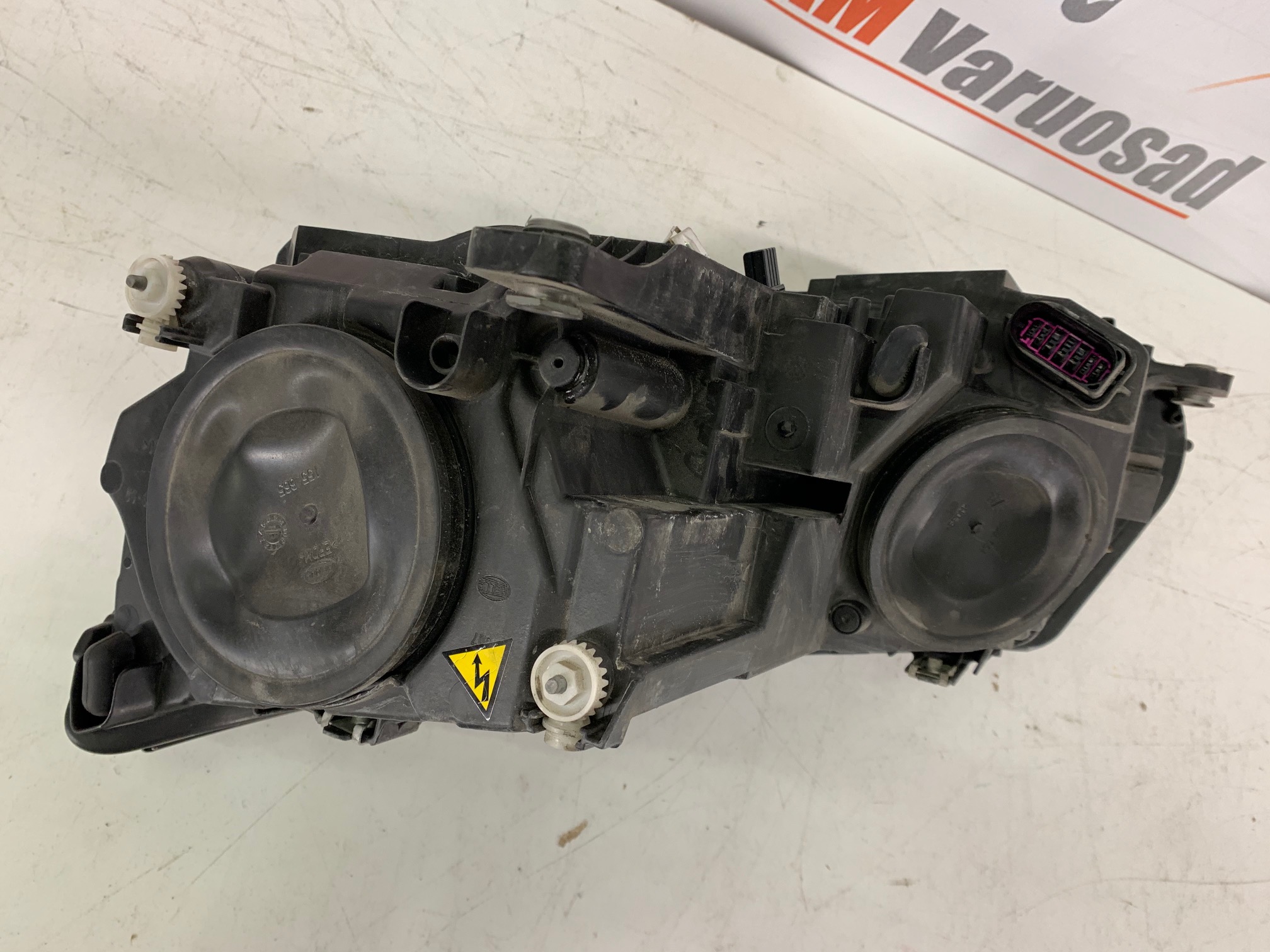 VW Tiguan esituli parem, headlight right - pilt 4