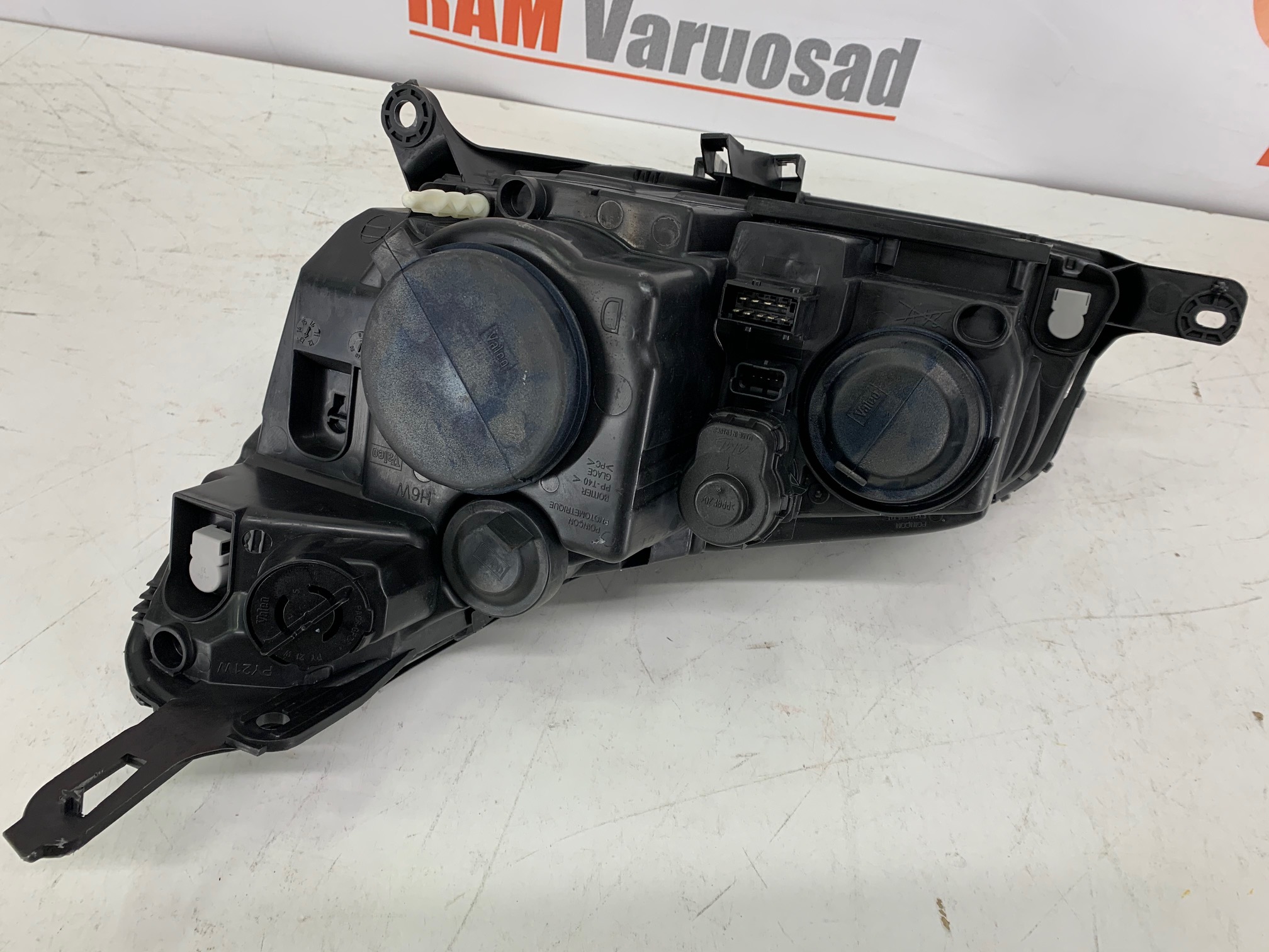 Citroen C4 , 2005-2007 esituli parem, headlight right - pilt 4