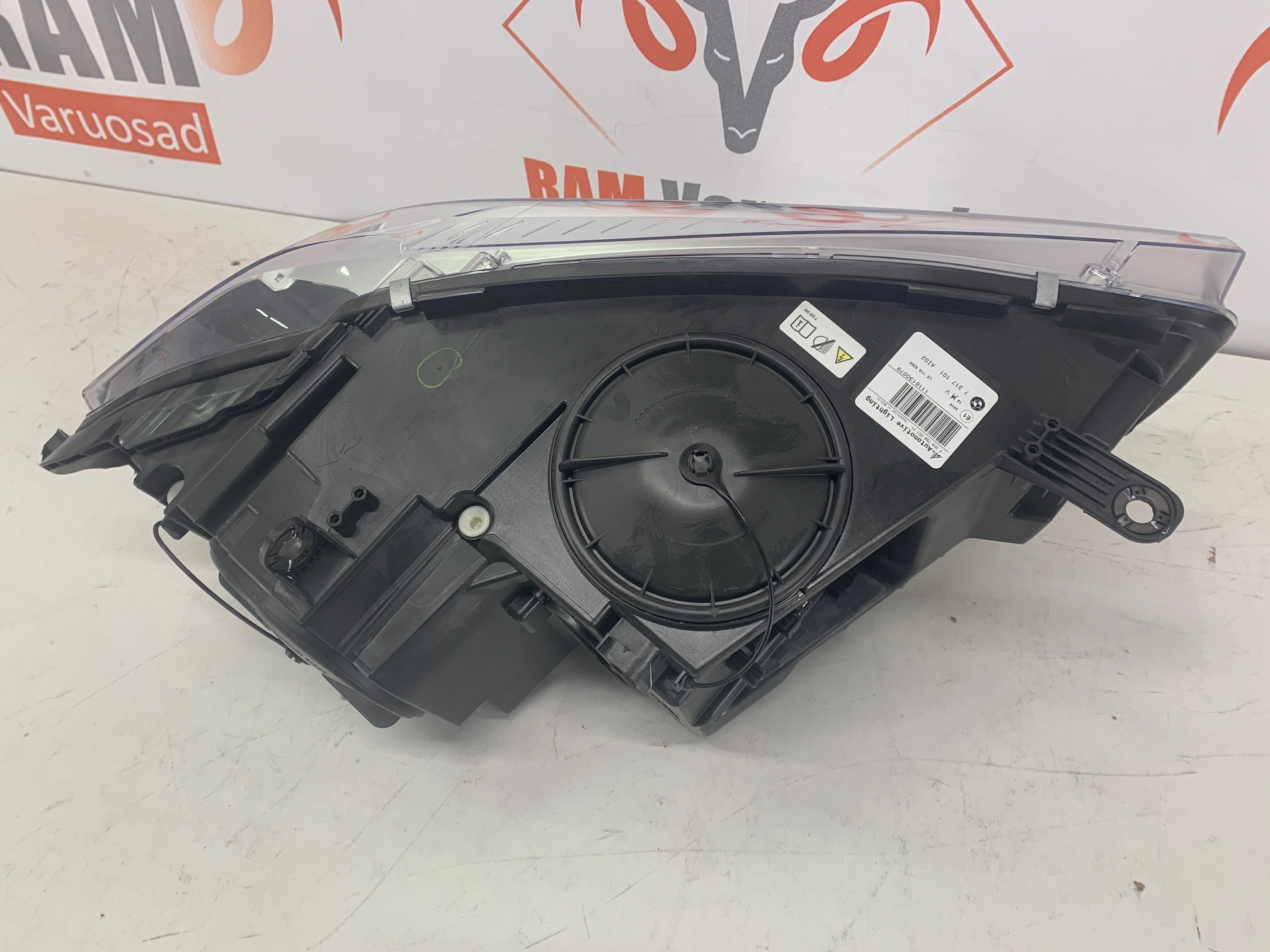 BMW X5 F15 / F16  esituli v, headlight left - pilt 2