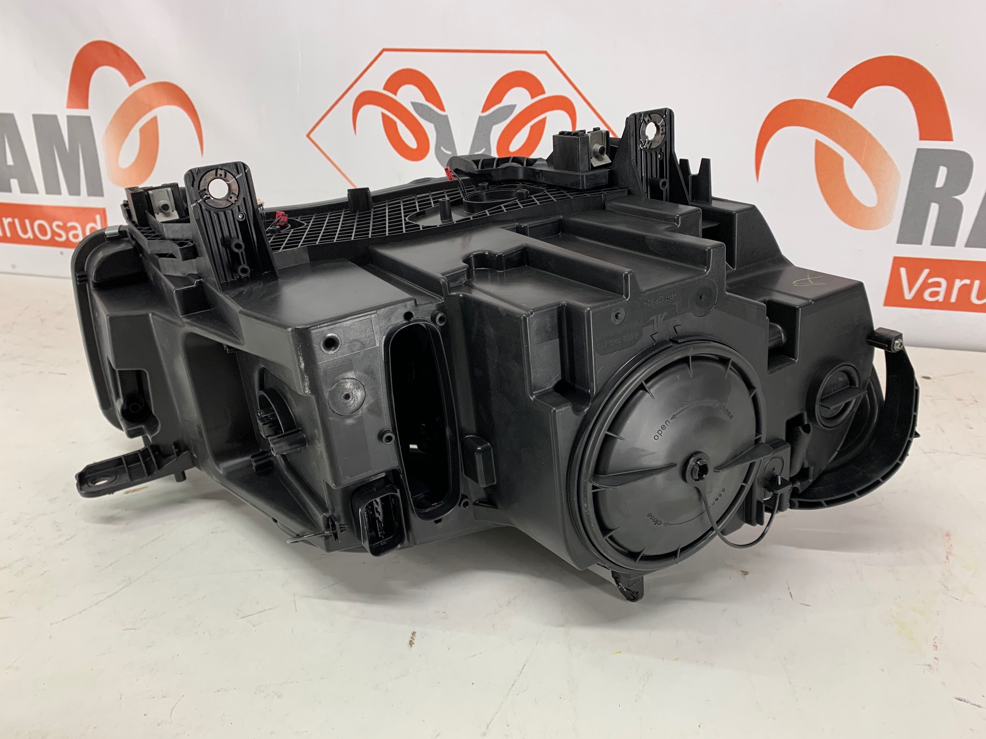 BMW X5 F15 / F16  esituli v, headlight left - pilt 4