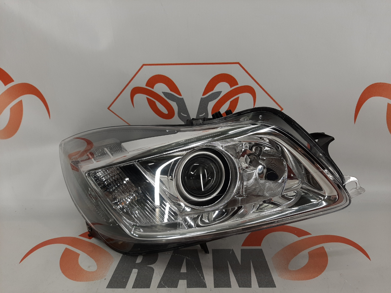 Opel Insignia 2008-2013 esituli / headlight