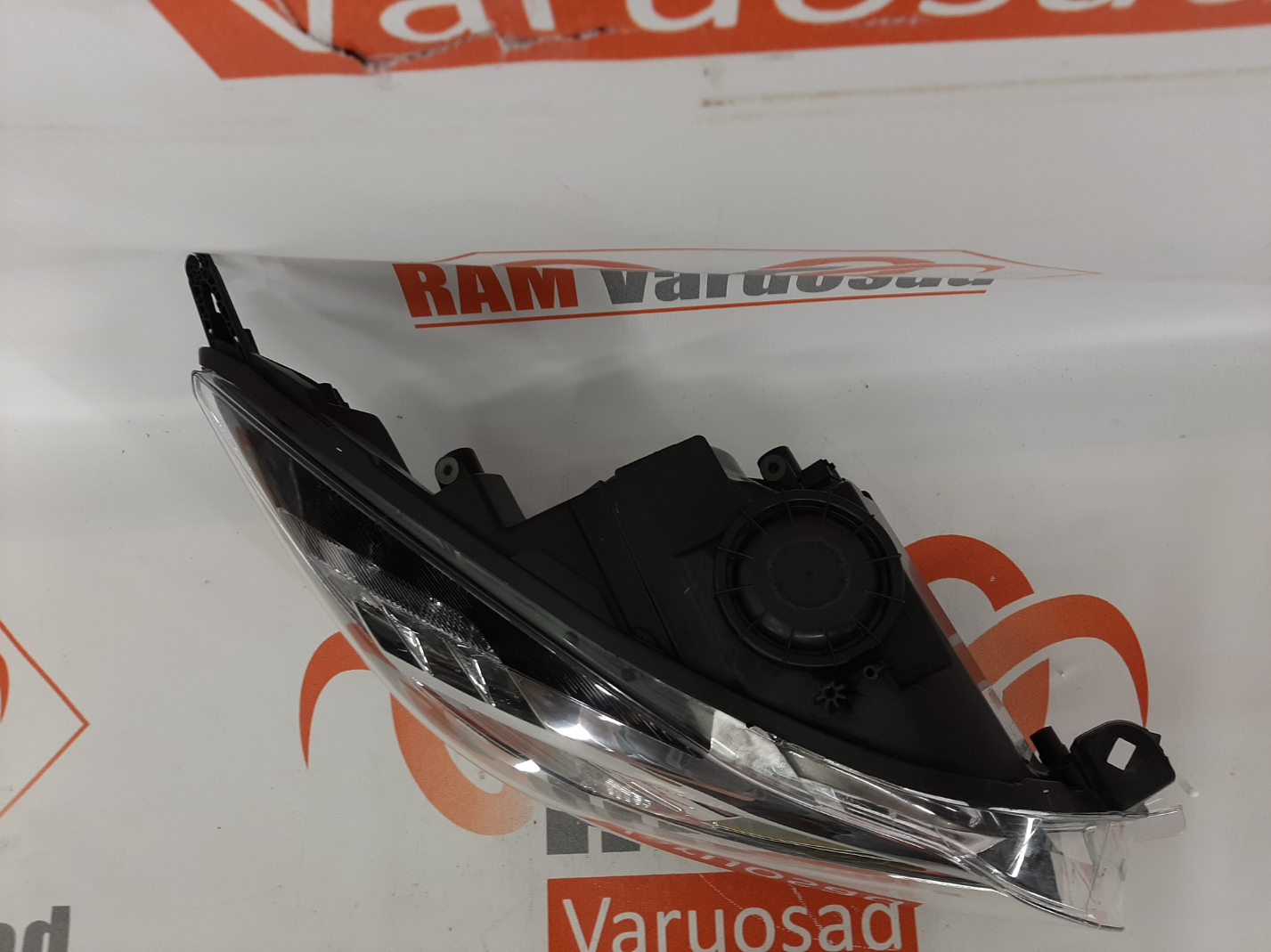 Opel Insignia 2008-2013 esituli / headlight - pilt 2