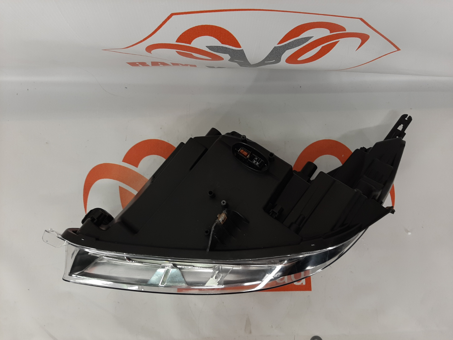 Opel Insignia 2008-2013 esituli / headlight - pilt 4