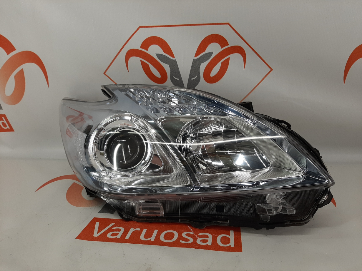 Toyota Prius 2009-2015 esituli / headlight