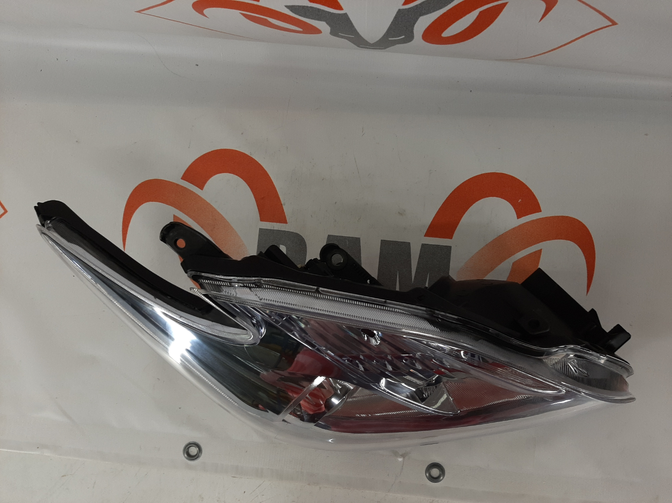 Toyota Prius 2009-2015 esituli / headlight - pilt 2