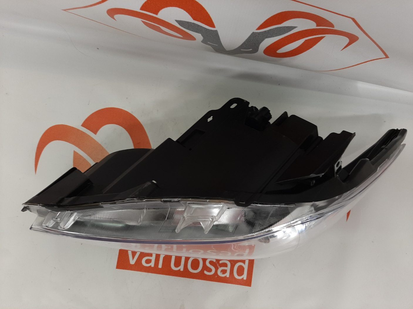 Toyota Prius 2009-2015 esituli / headlight - pilt 4