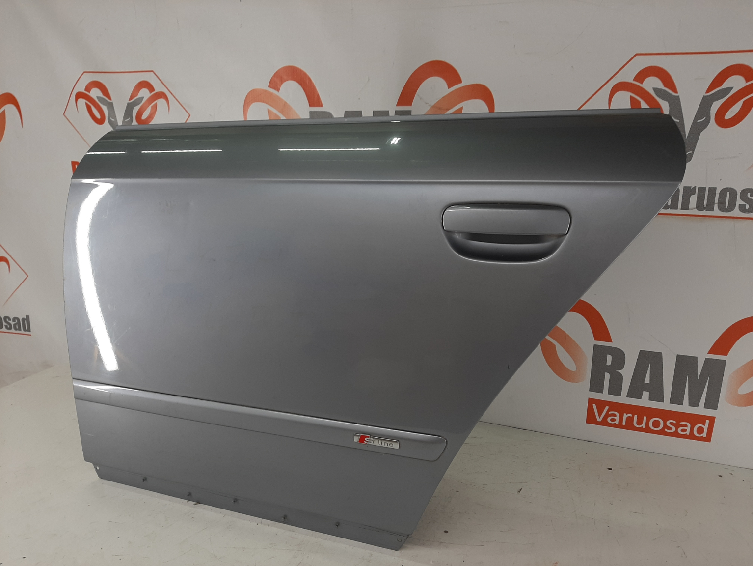 Audi A4 B7 2004-2007 tagauks / rear doors - pilt 2
