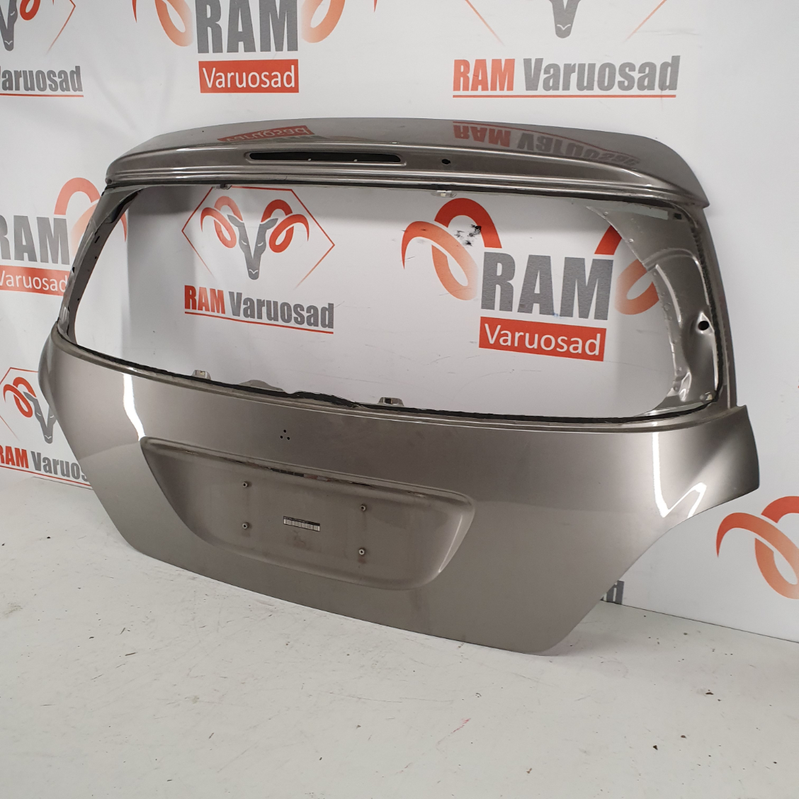 Mercedes R W251 2006-2013 tagaluuk / trunk lid - pilt 2