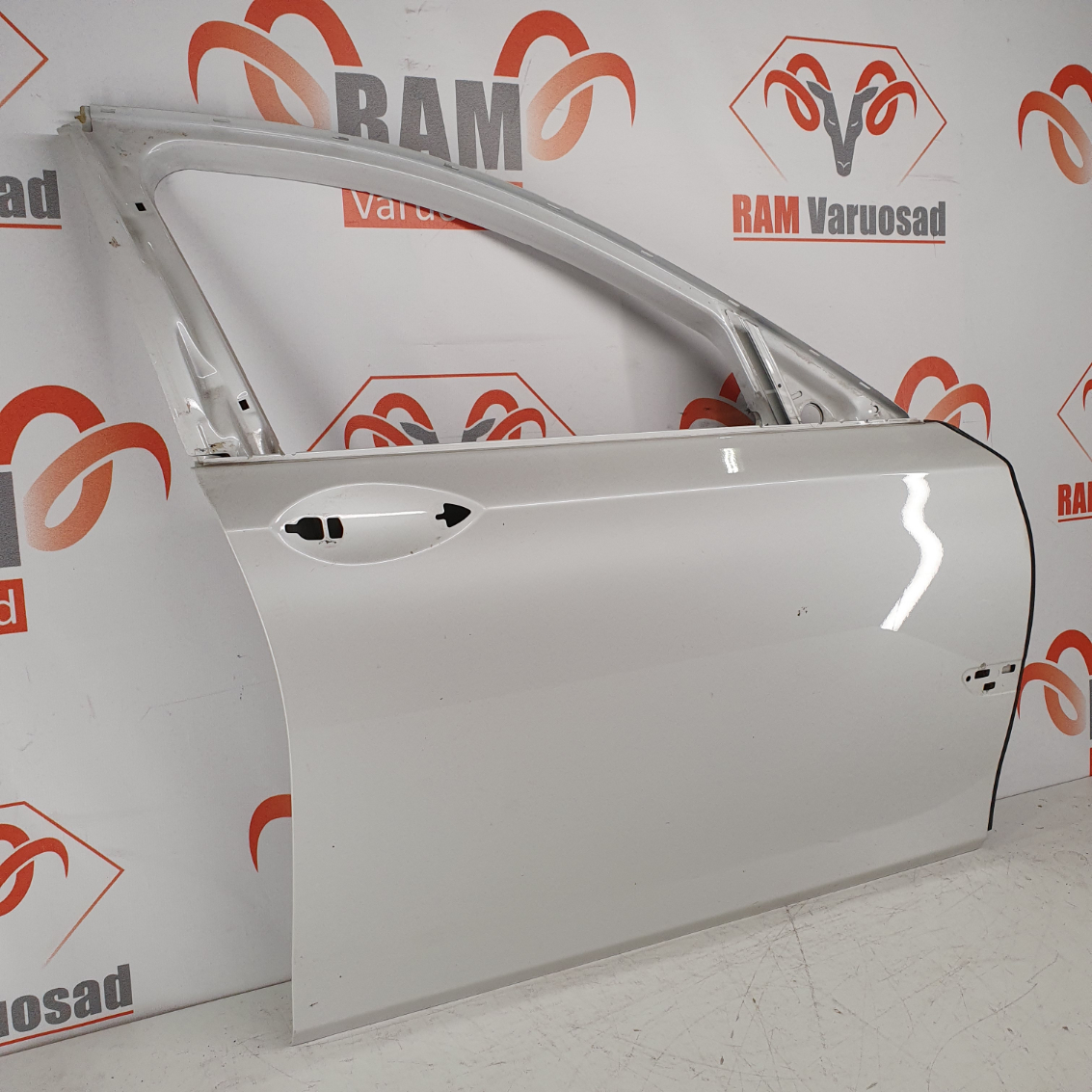 BMW 7 Series F01 2008-2015 esiuks / front door