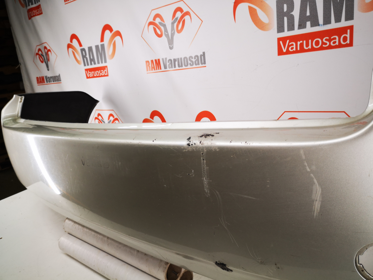 Toyota Avensis Verso 2001-2009 tagastange / rear bumper - pilt 4