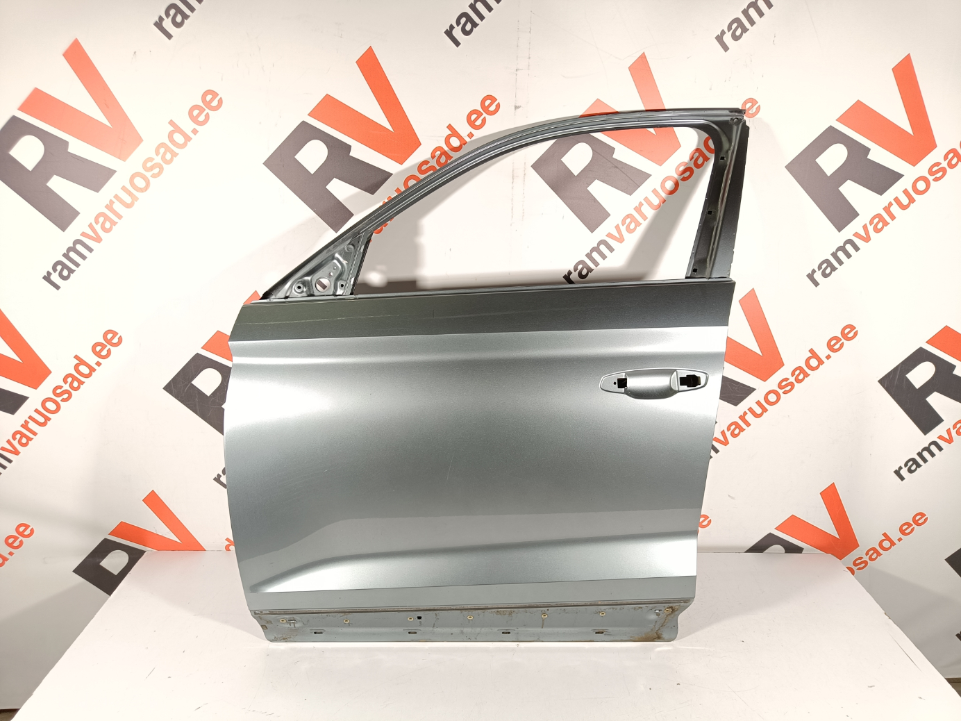 Skoda Kodiaq esiuks / front doors