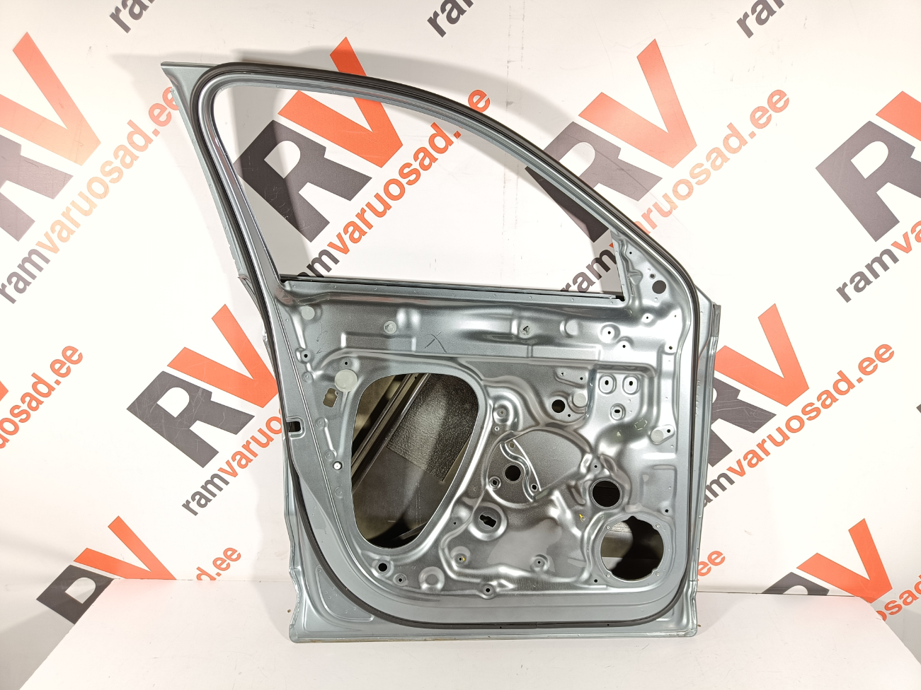 Skoda Kodiaq esiuks / front doors - pilt 4