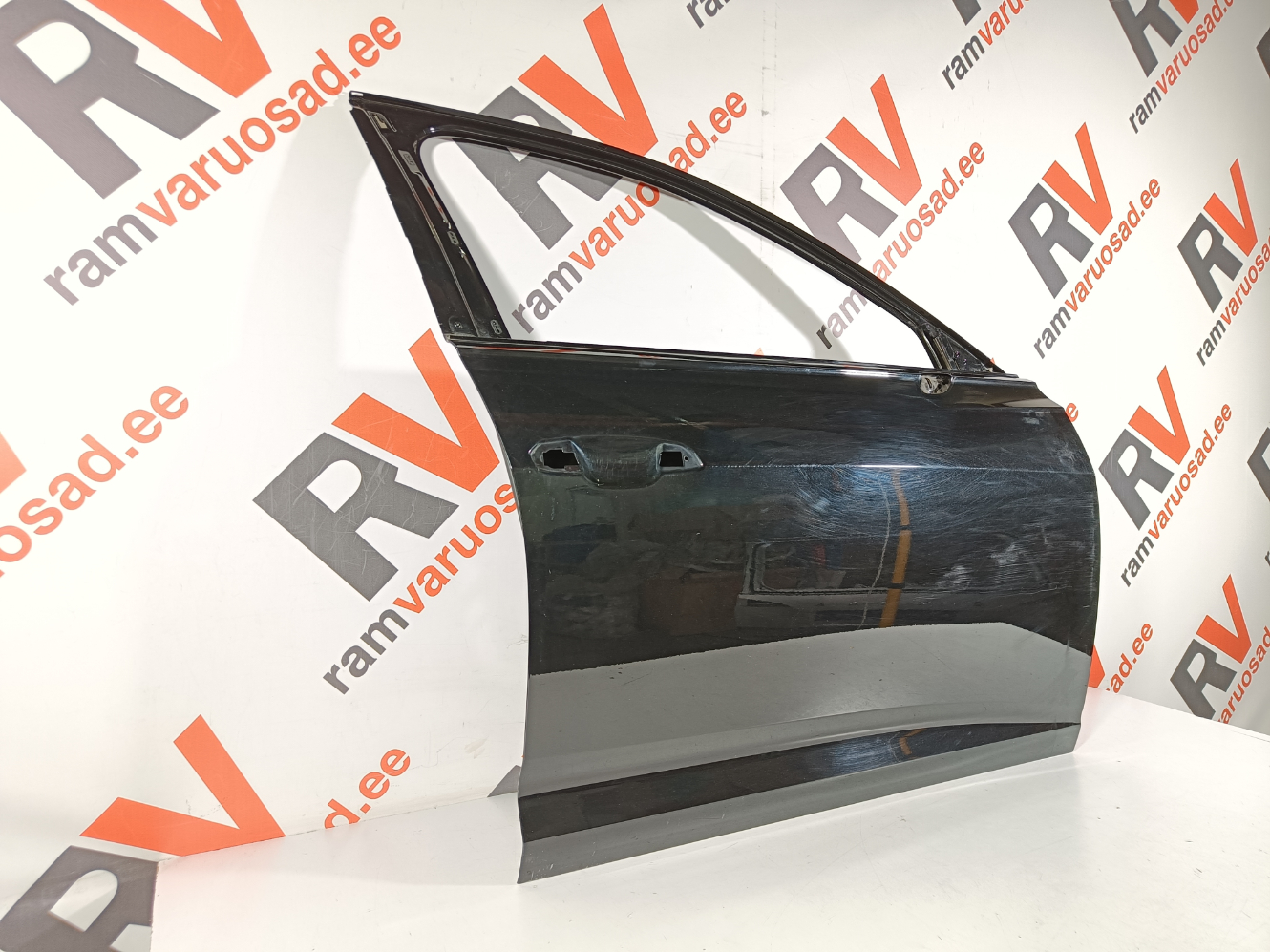Audi A6 C8 esiuks / front doors - pilt 2