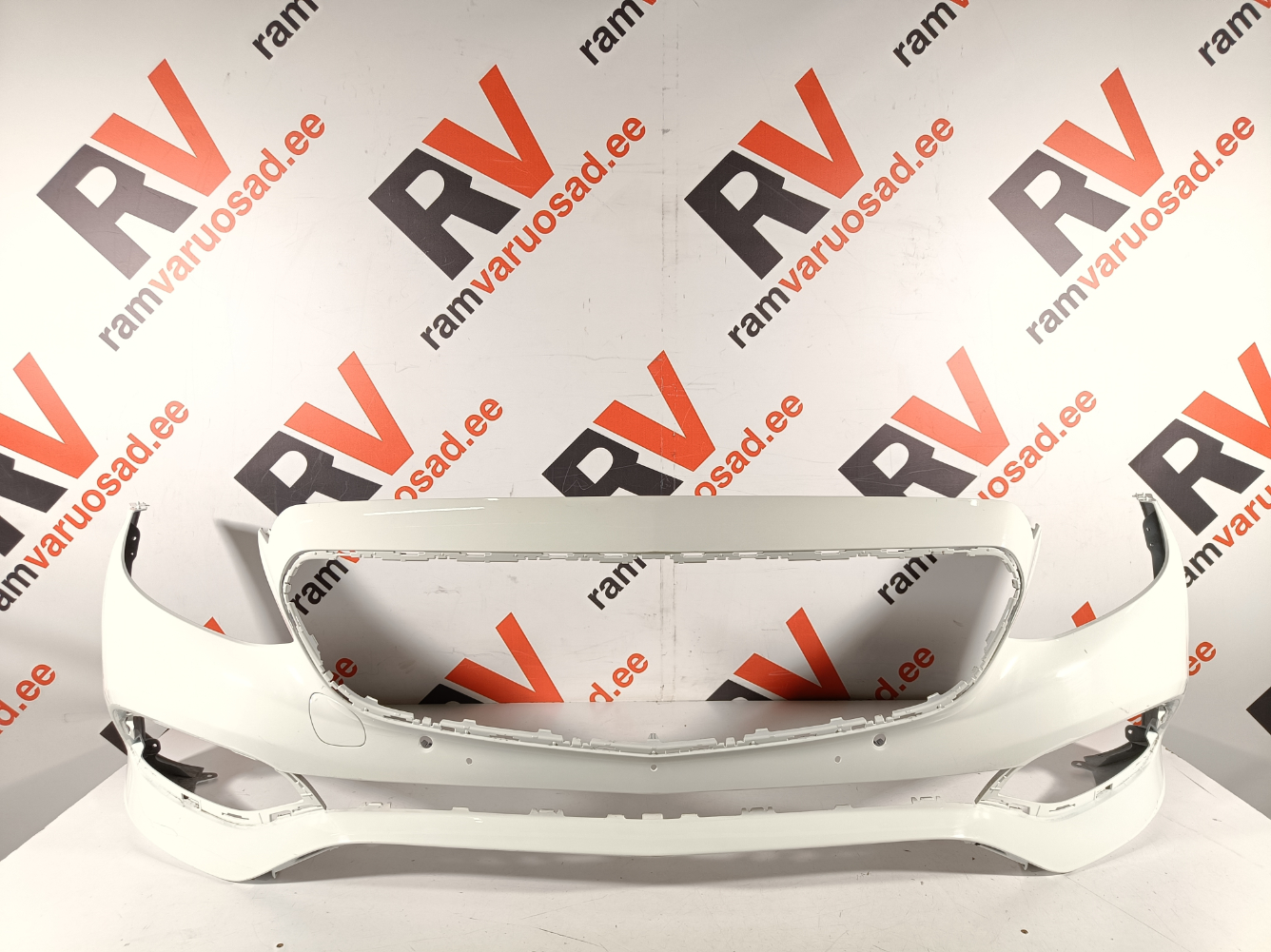 Mercedes E W238 esistange / front bumper
