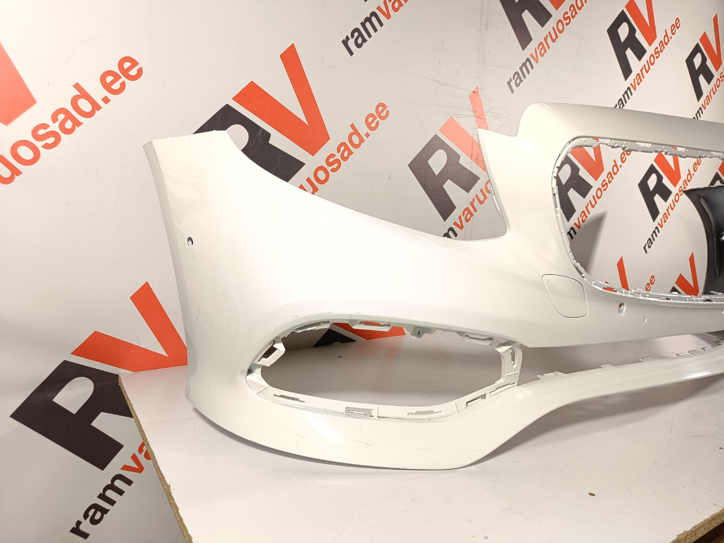 Mercedes E W238 esistange / front bumper - pilt 2