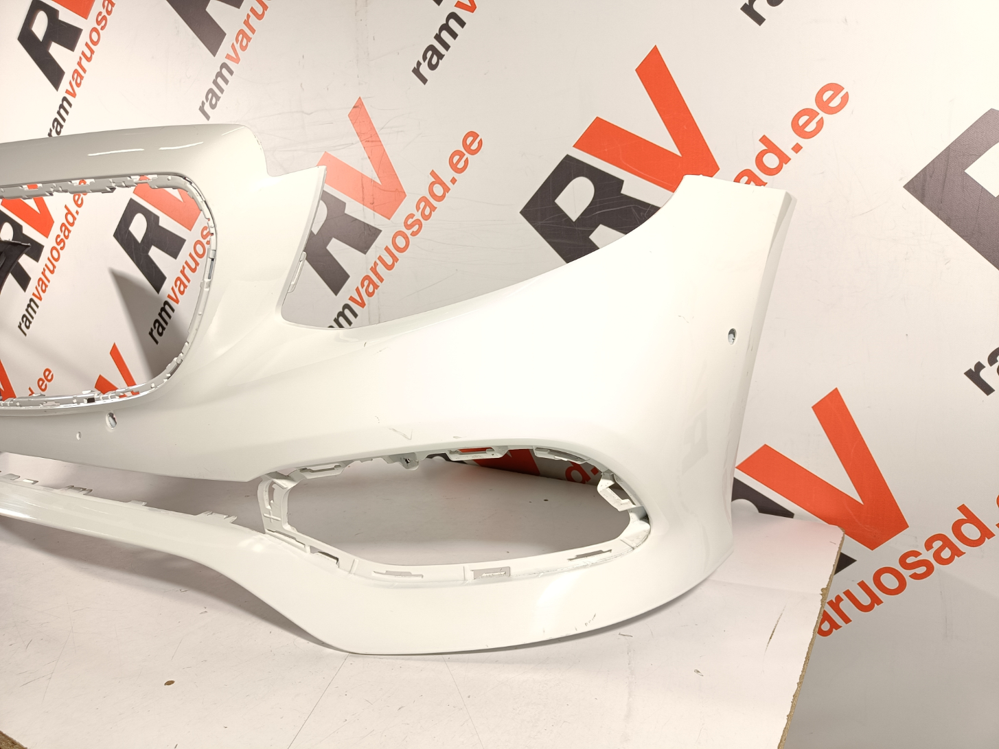Mercedes E W238 esistange / front bumper - pilt 3