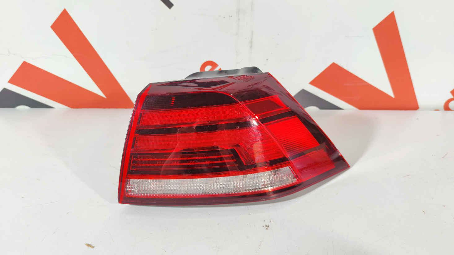 Volkswagen Golf MK7 tagatuli / rear light