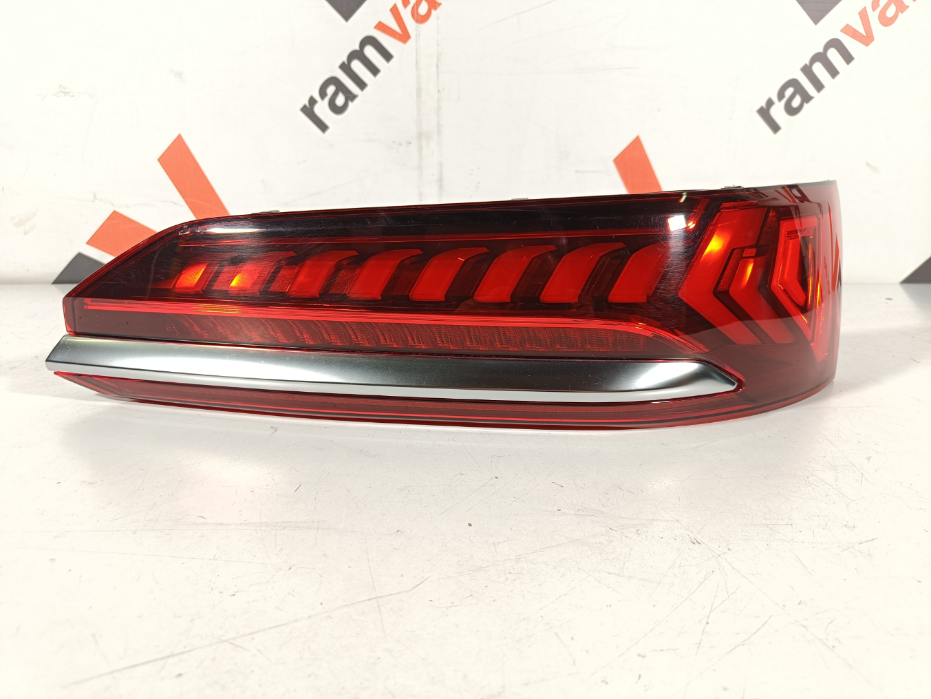 Audi Q7 tagatuli / rearlight