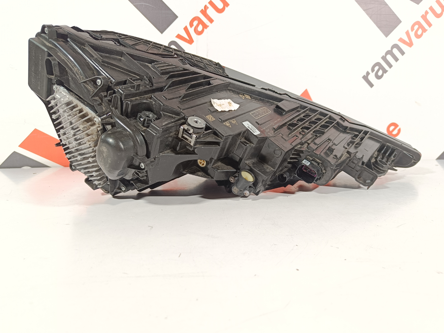 Audi Q8 esituli / hedlight - pilt 3