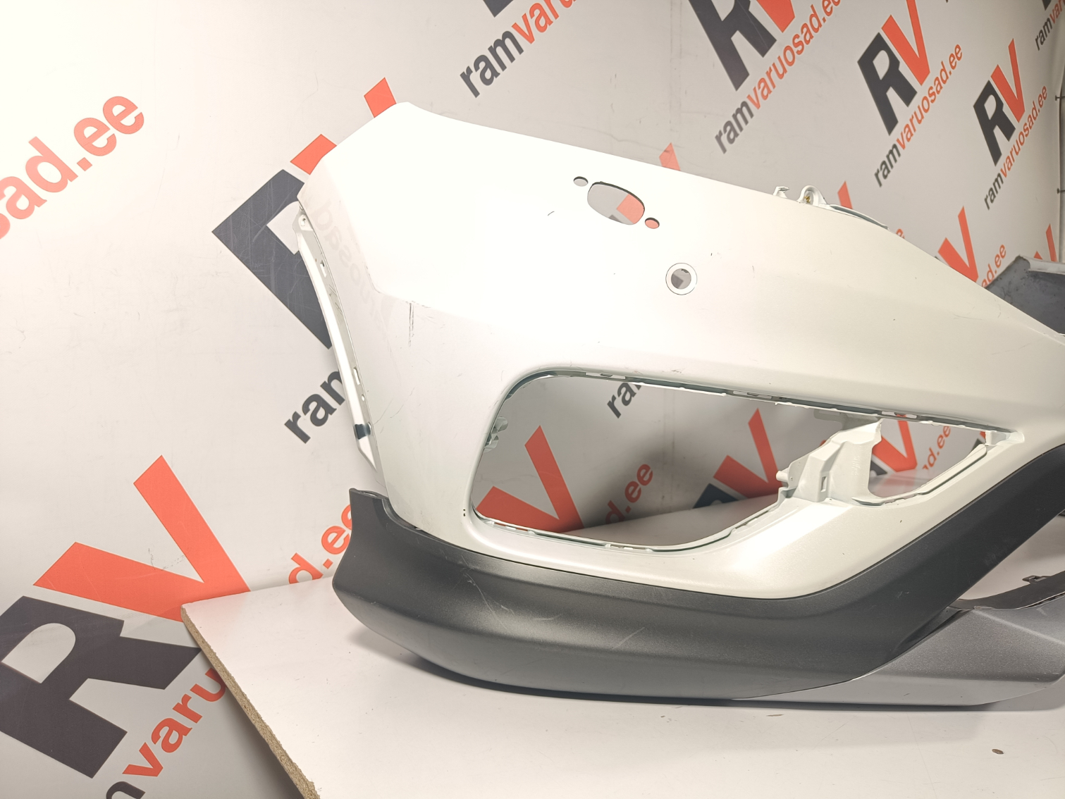 Honda CR-V esistange / front bumper - pilt 2