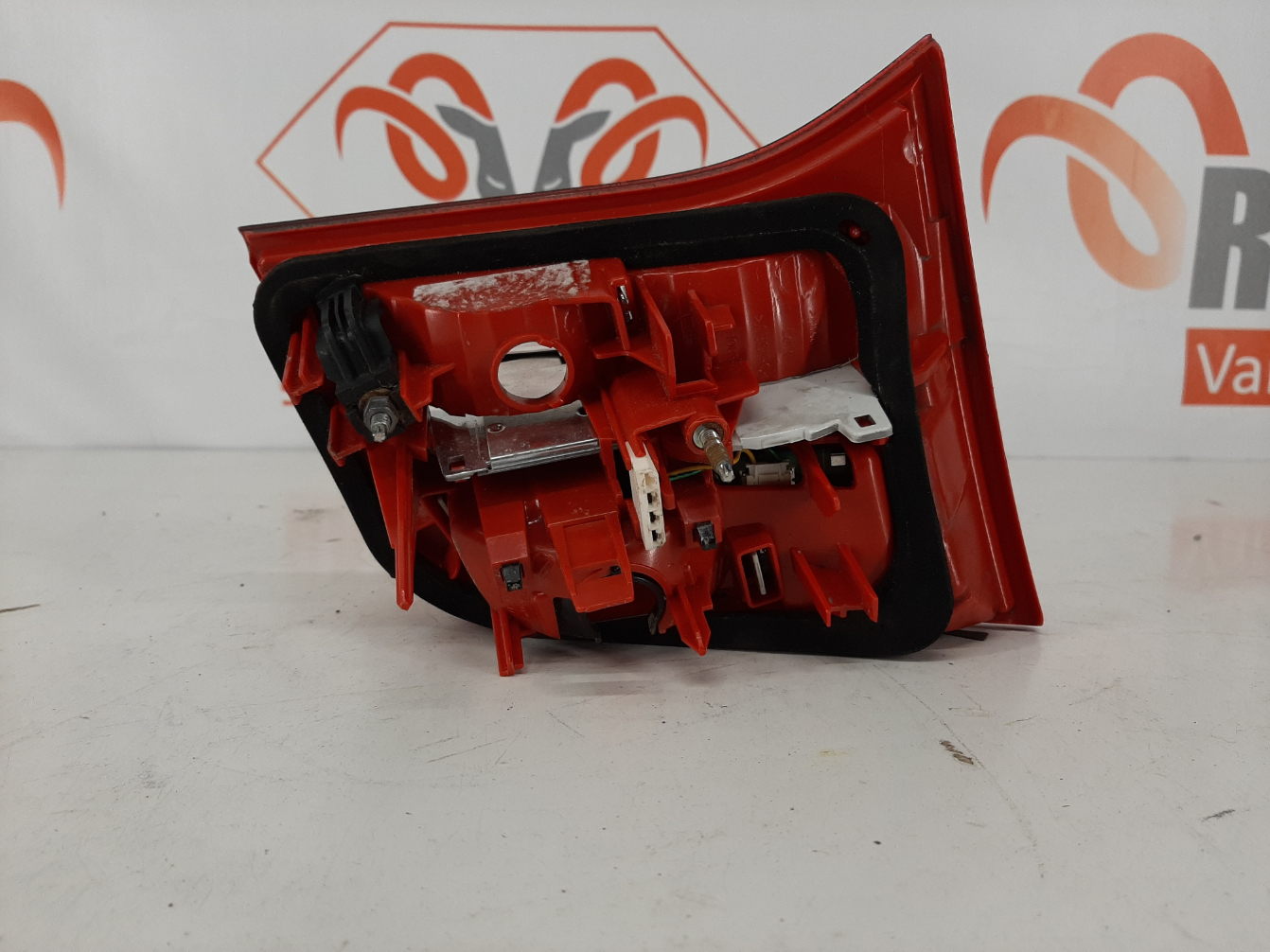 Audi A6 C6 FL Kombi 2008-2011 tagatuli / rear light - pilt 2