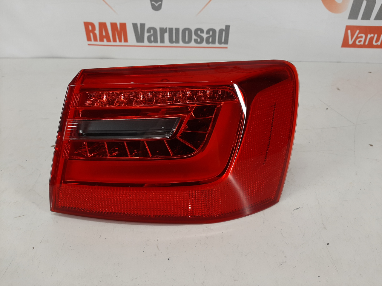 Audi A6 C7 Kombi 2012-2015 tagatuli / rear light