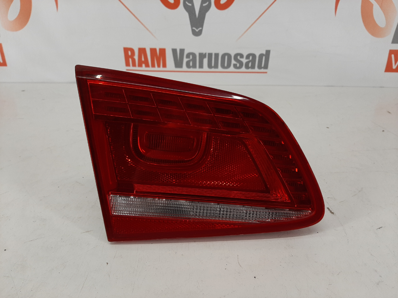 VW Passat b7 2010-2015 tagatuli / rear light
