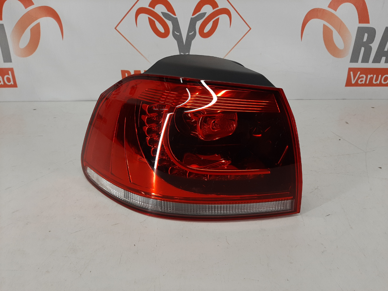 VW Golf VI R-line 2008-2012 tagatuli / rear light