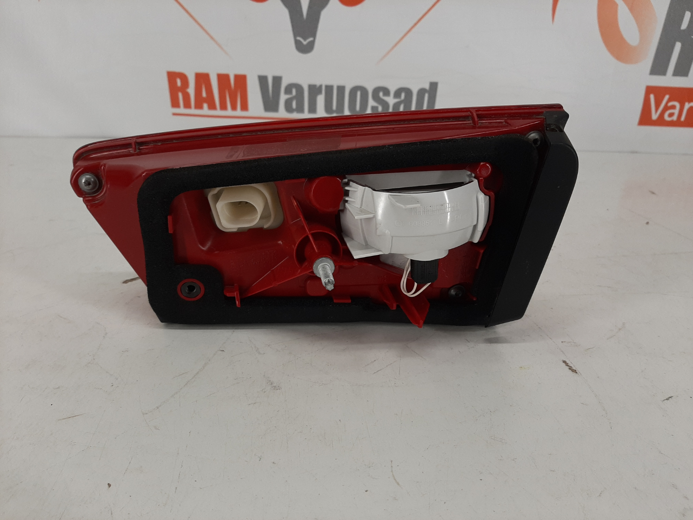 Audi A6 C7 kombi 2011-2015 tagatuli / rear light - pilt 2