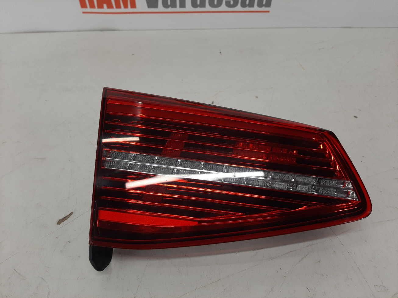 VW Passat B8 kombi  2015- tagatuli / rear light