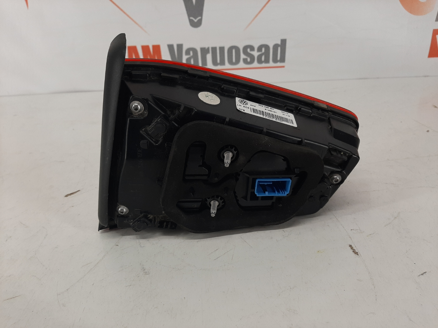 VW Passat B8 kombi  2015- tagatuli / rear light - pilt 2