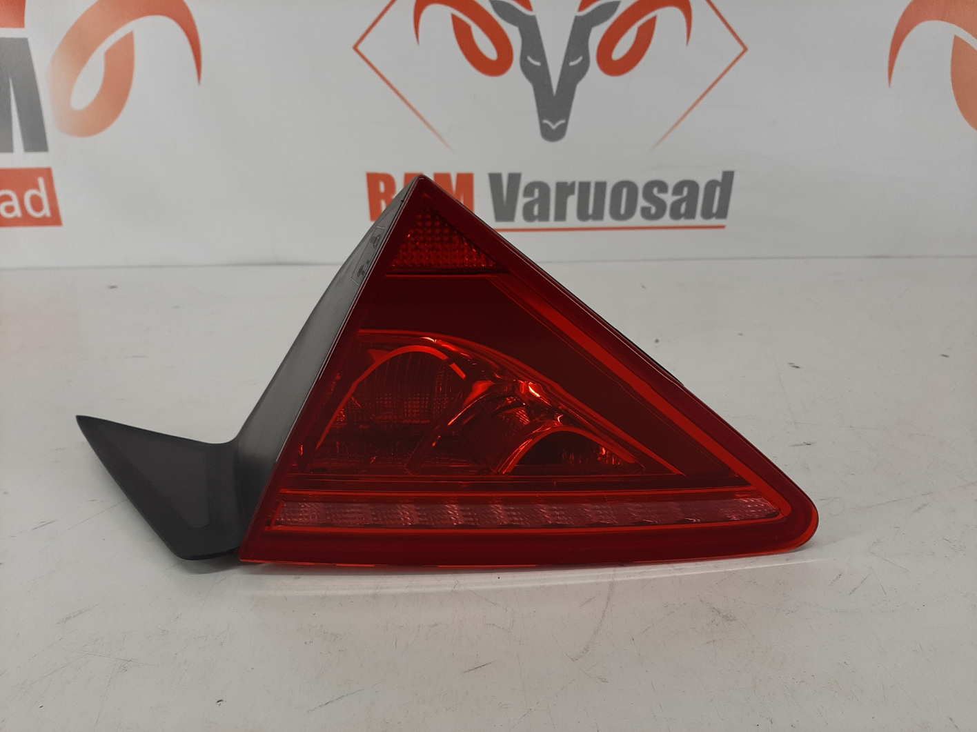Audi A7 2010-2014 tagatuli / rear light