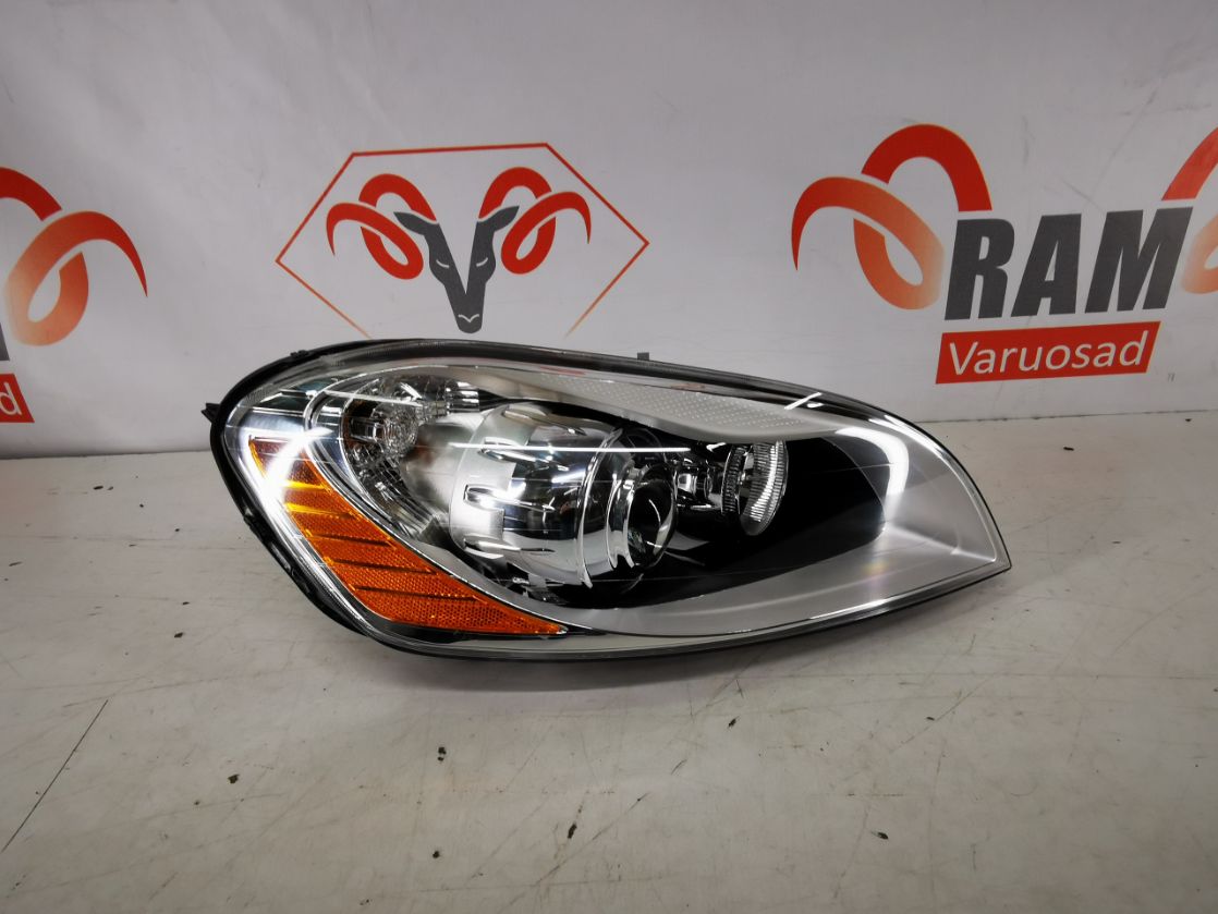 Volvo XC60 Xenon esituli/headlight