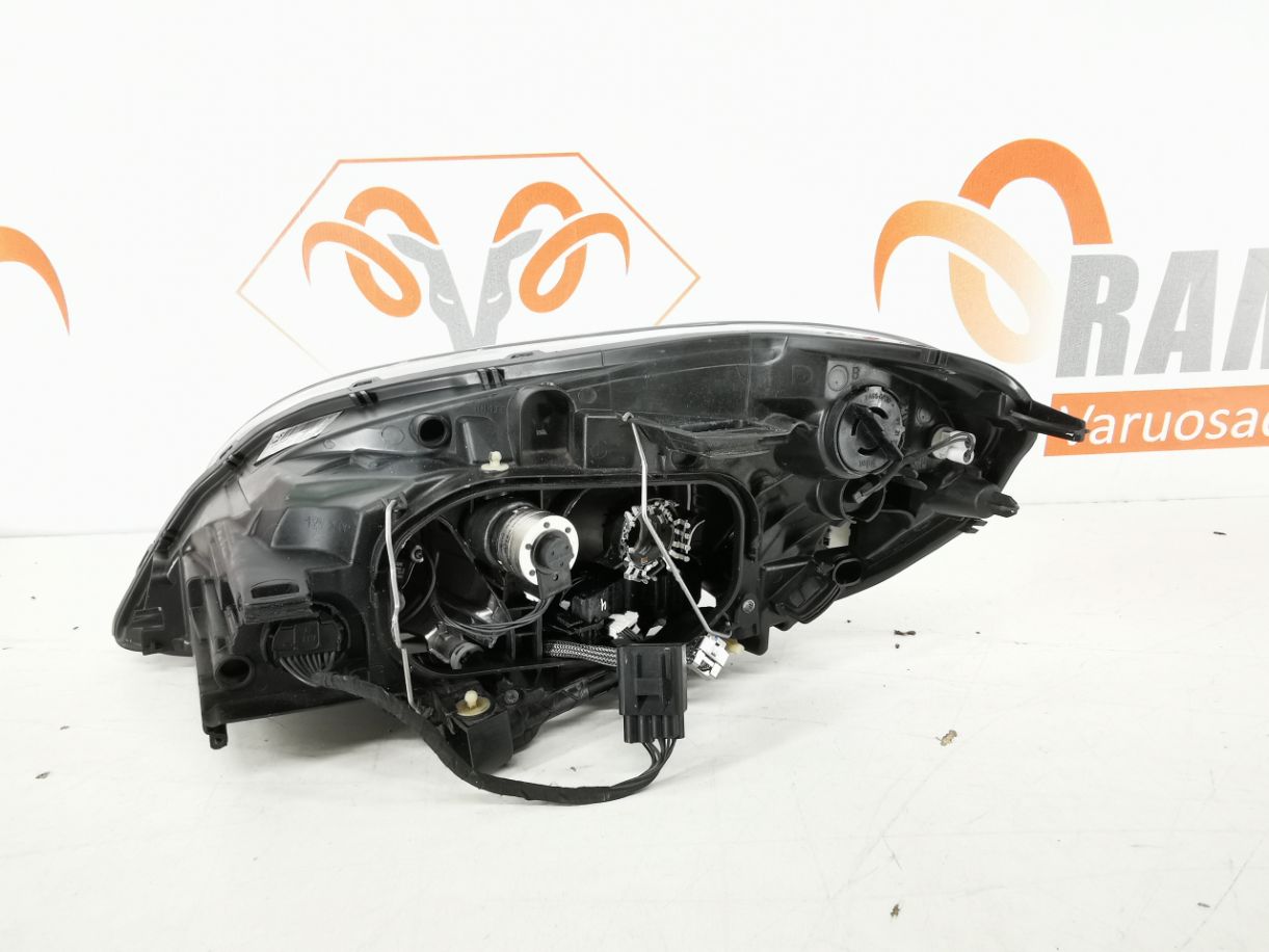 Volvo XC60 Xenon esituli/headlight - pilt 3