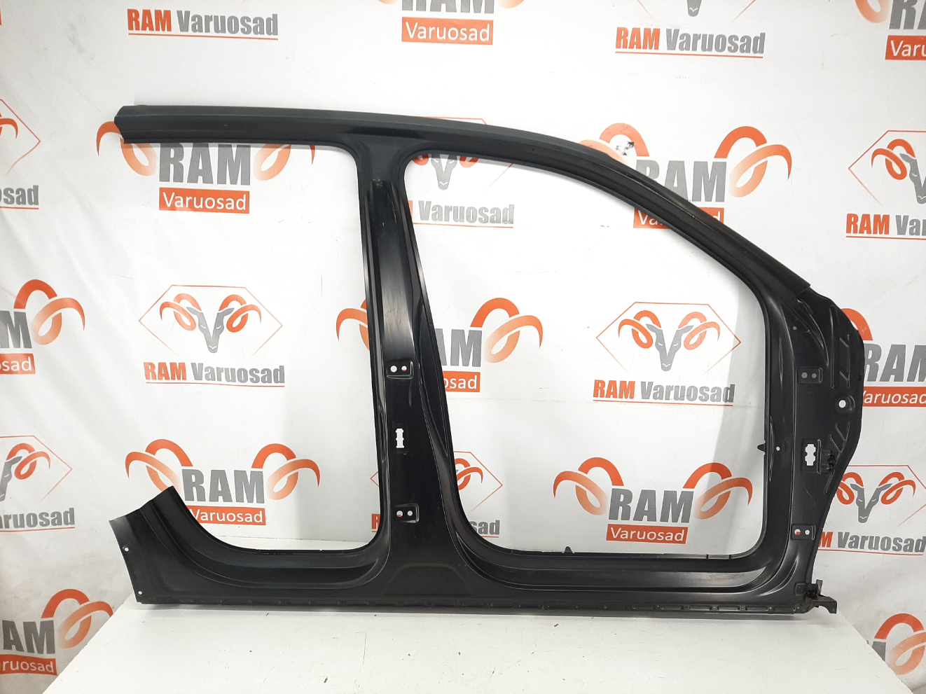 VW Tiguan külg / side panel