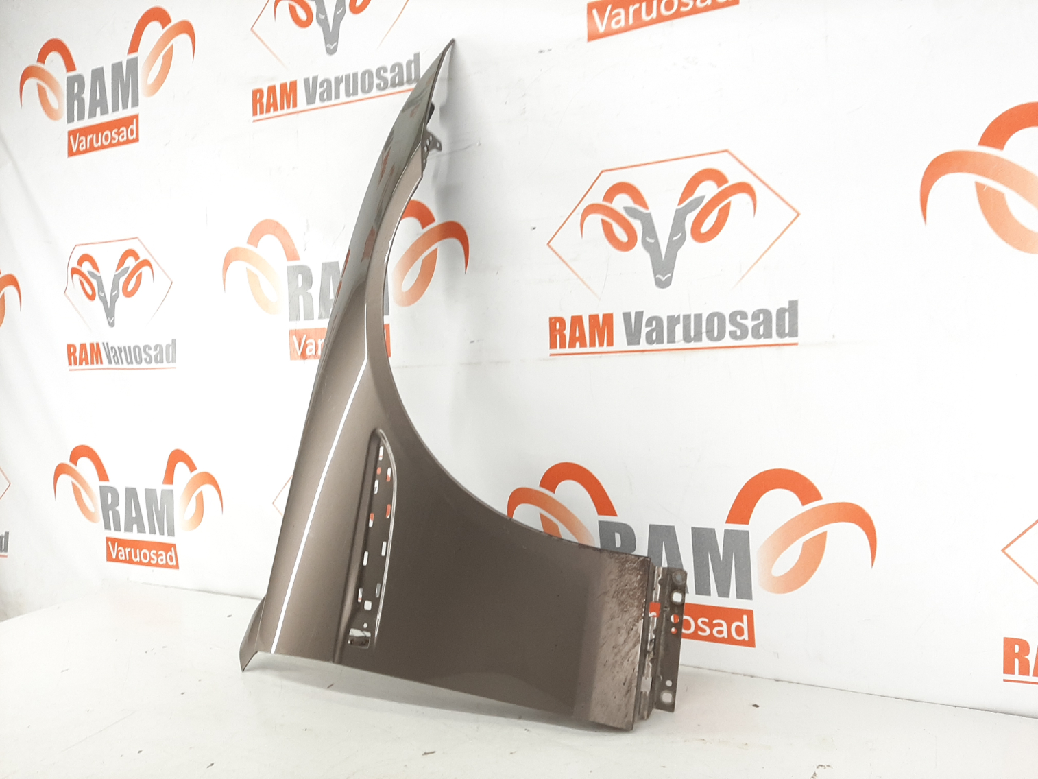Jaguar XE esitiib/ front fender - pilt 3