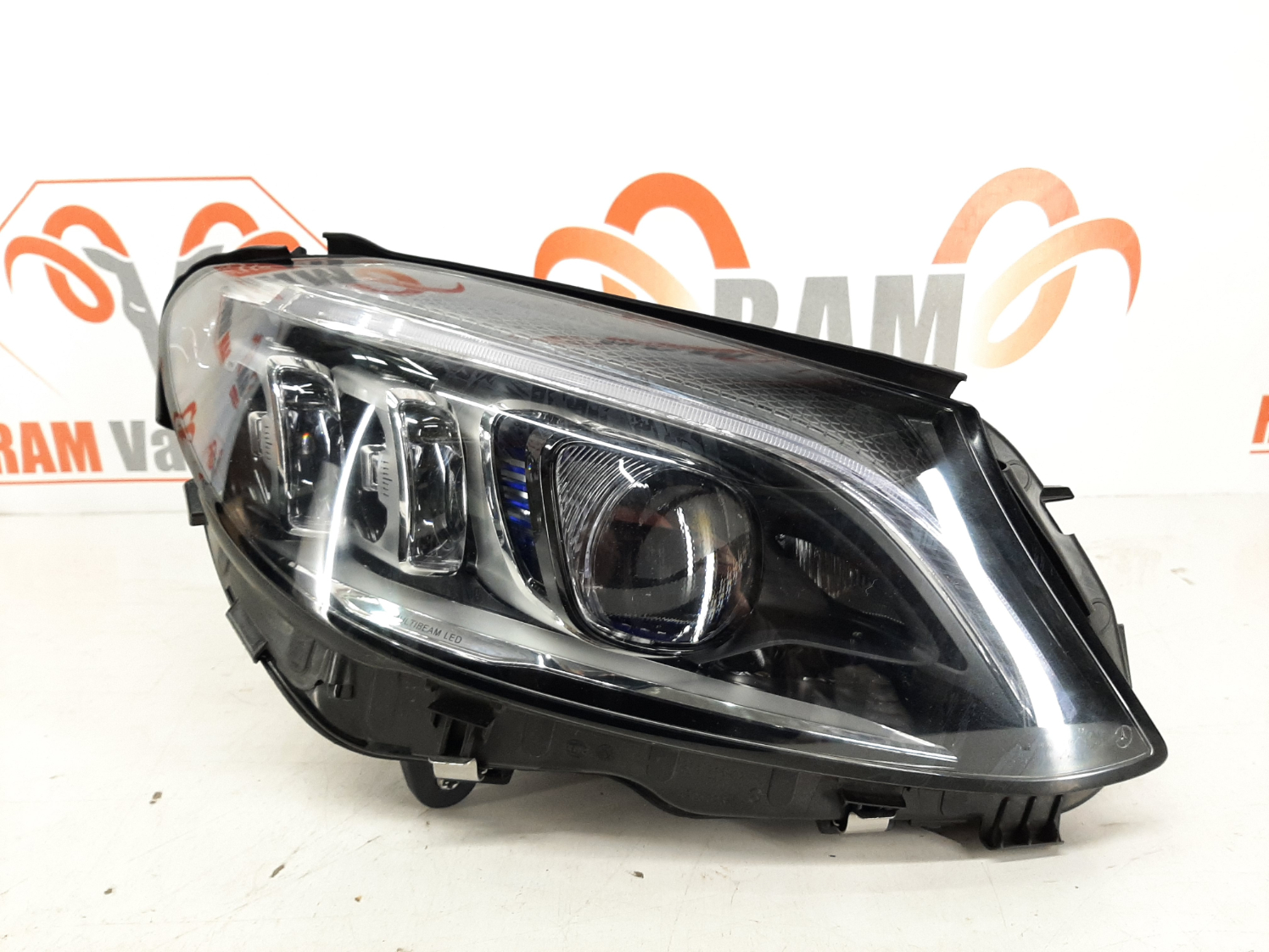 Mercedes W205 lift esituli/ headlight
