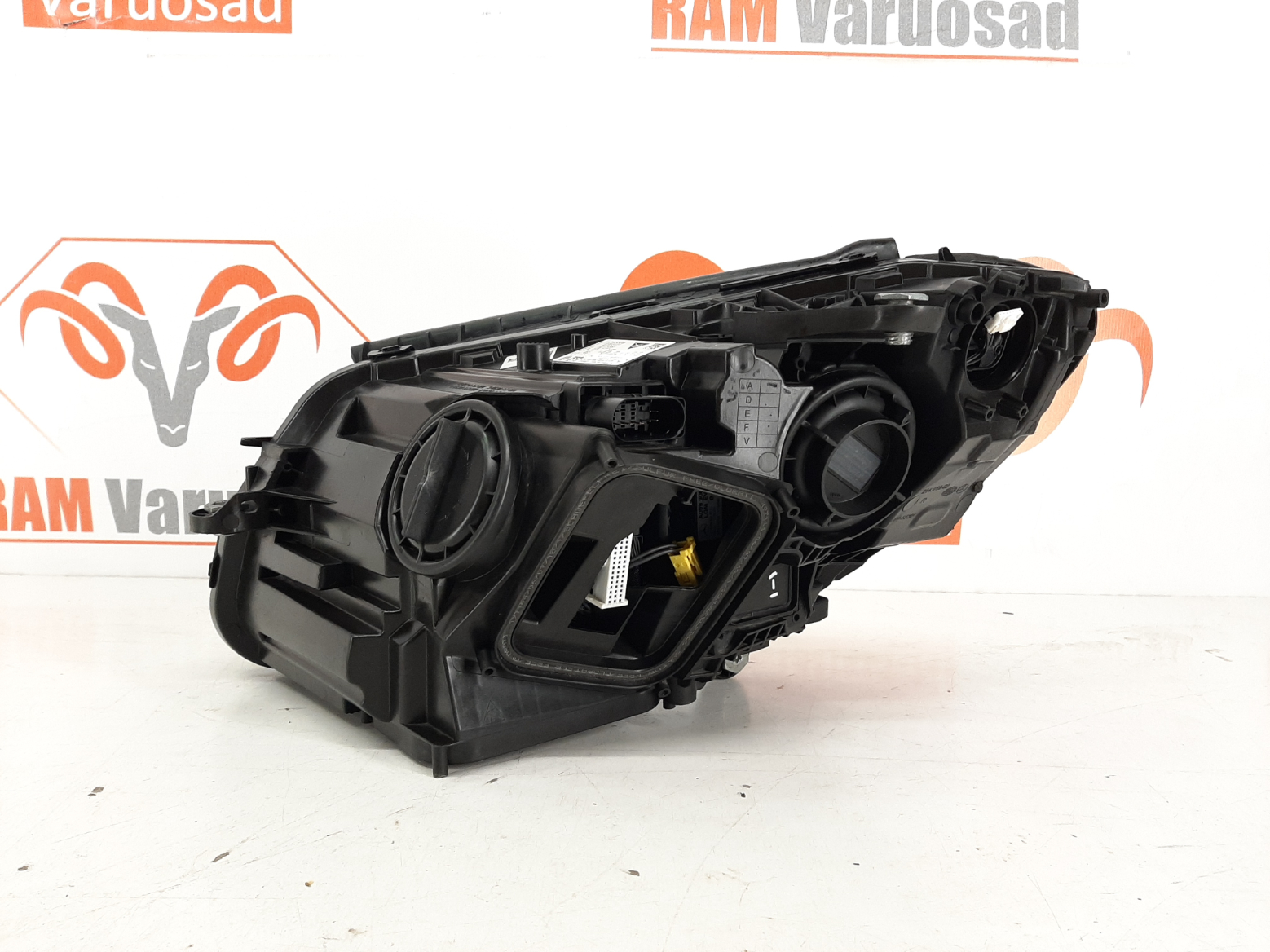 Mercedes W205 lift esituli/ headlight - pilt 3