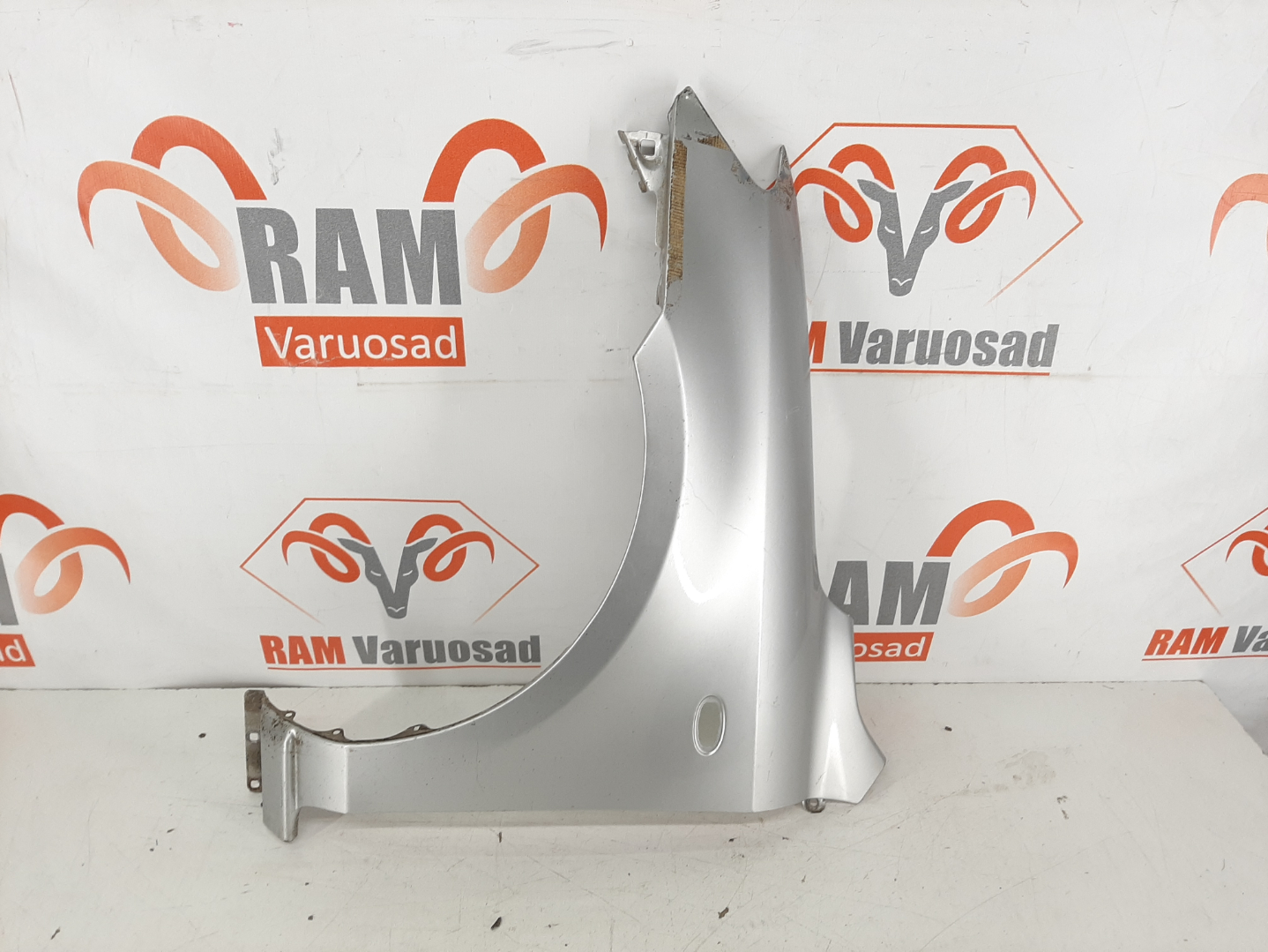 Mazda 2 esitiib/ front fender