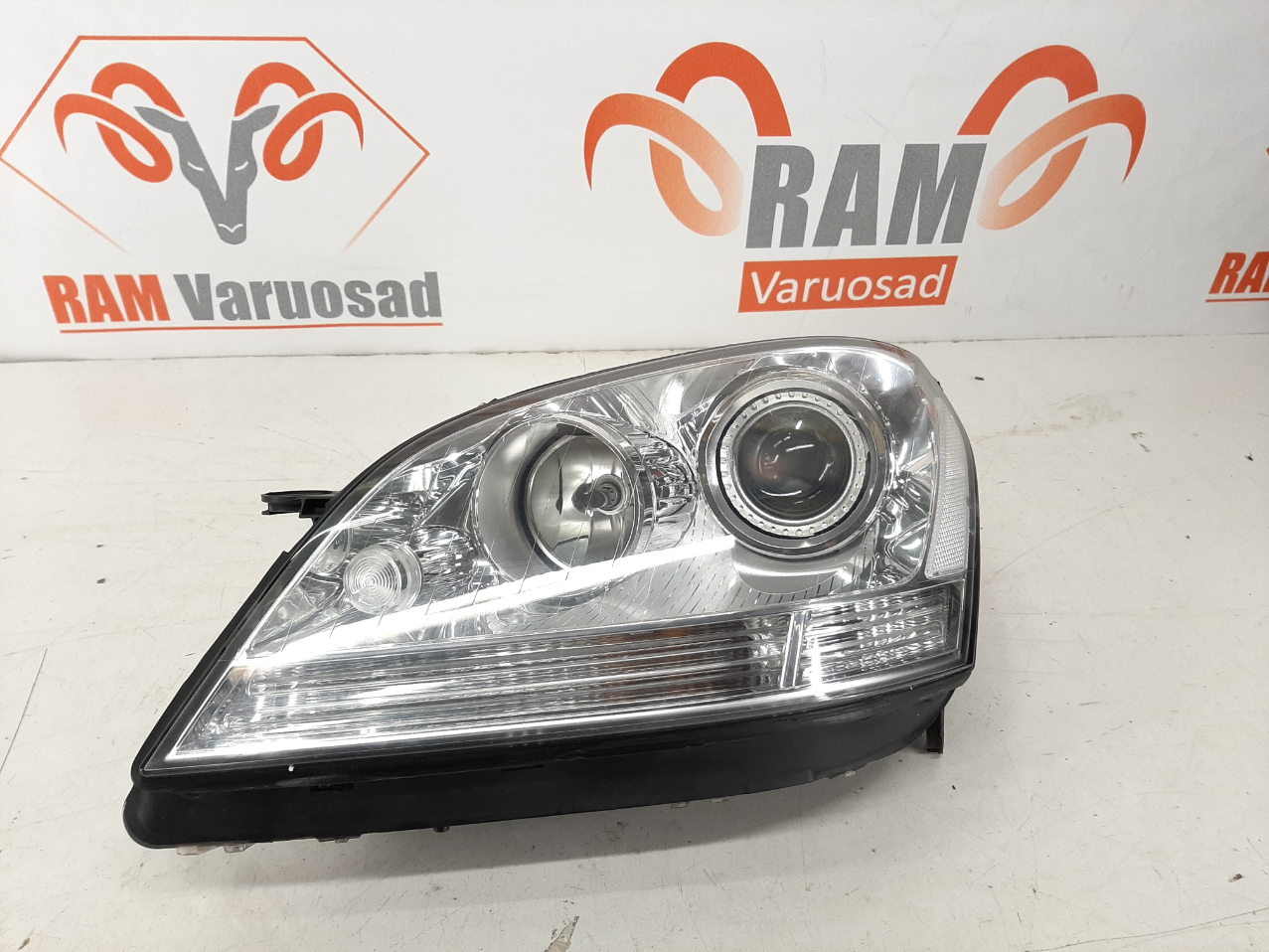Mercedes ML W164 esituli/ headlight