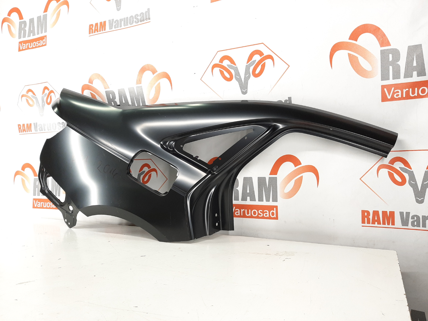 Audi A4 Sedan tagatiib/ rear fender - pilt 3