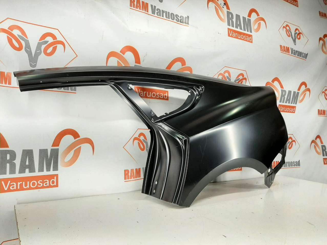 Audi A5 Sportsback tagatiib/ rear fender - pilt 2