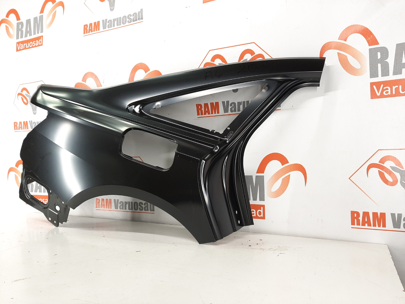 Audi A6 C8 sedan tagatiib/ rear fender - pilt 3