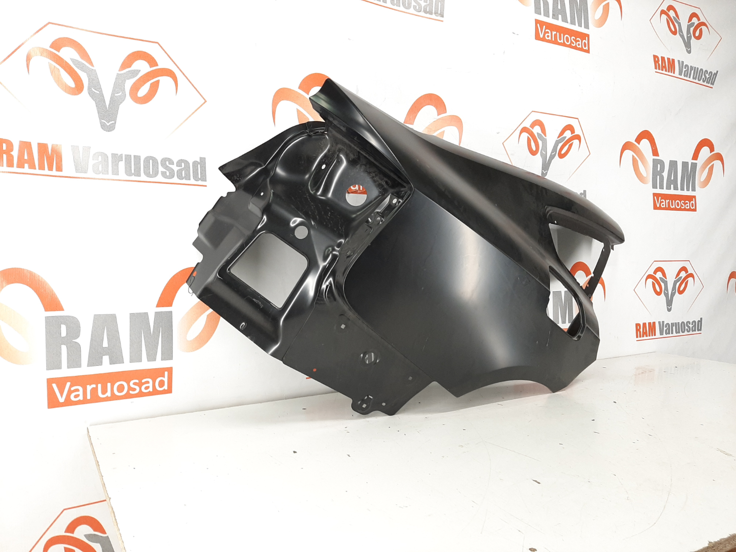 Audi A5 Sportsback tagatiib/ rear fender - pilt 2