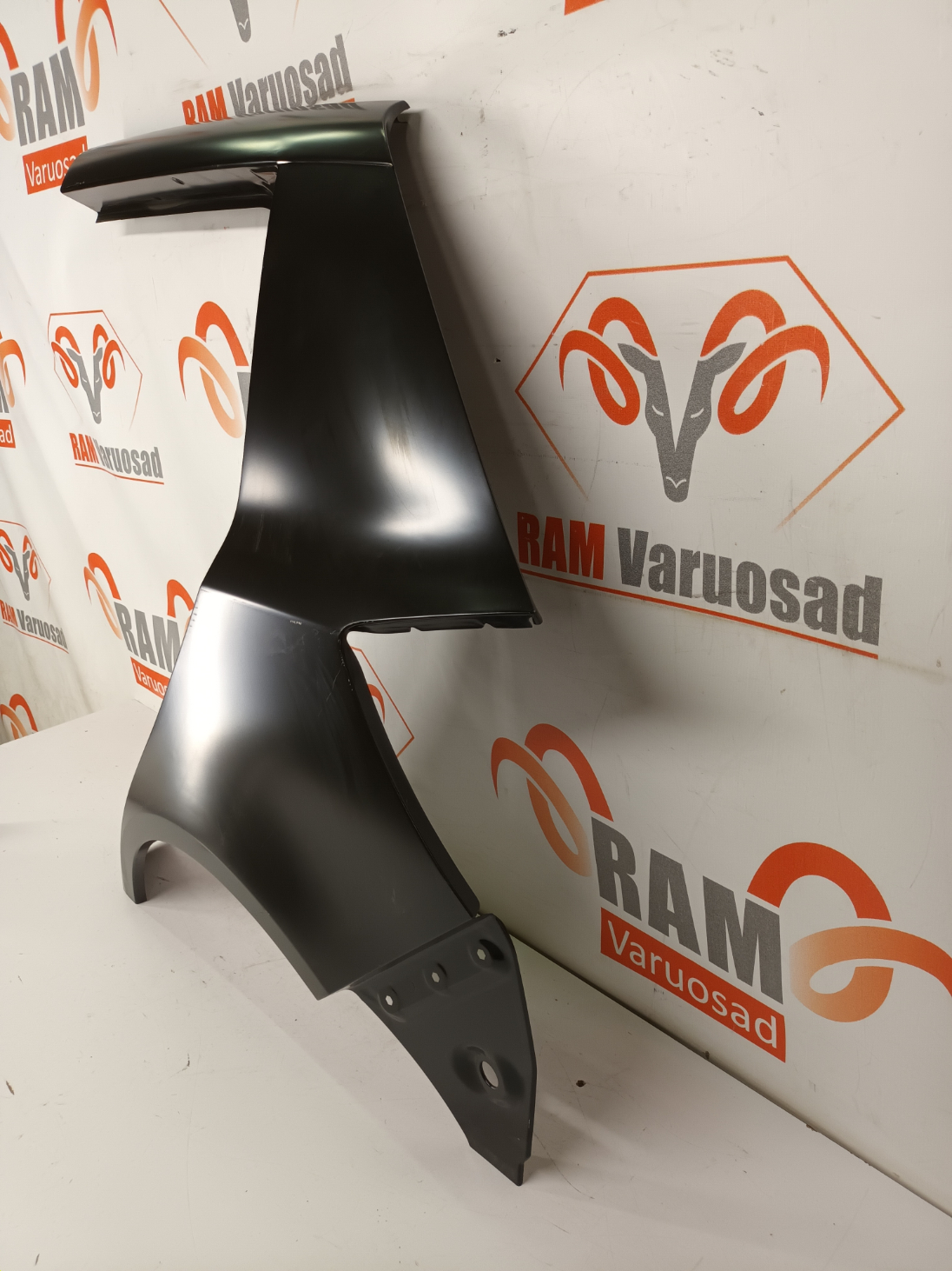 Skoda Fabia  tagatiib / rear fender - pilt 3