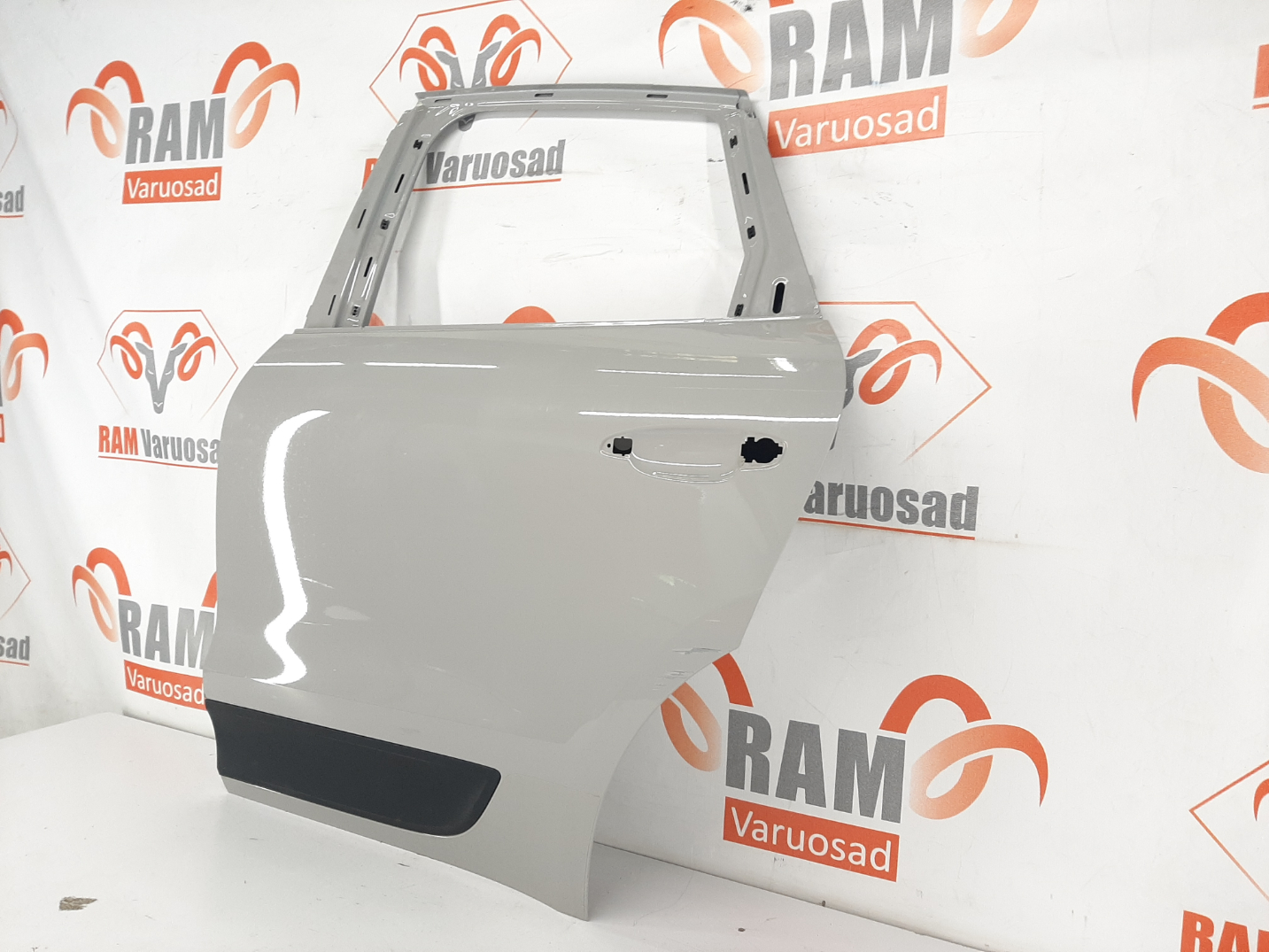 Porsche Macan tagauks / rear doors - pilt 3